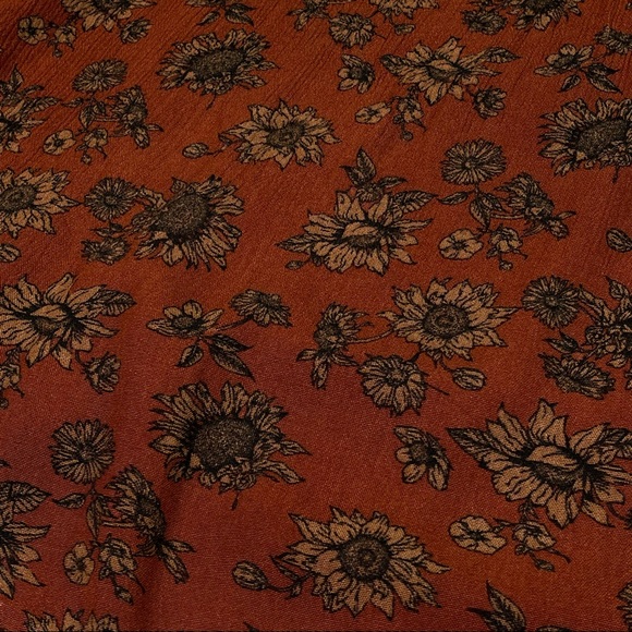 Mossimo size large rust/burnt orange floral Vneck long sleeve silky shirt - Picture 5 of 11